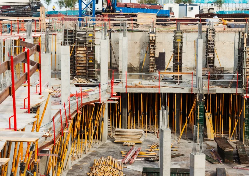 Escoramento de Lajes: Por Que É Essencial Para a Segurança no Canteiro de Obras